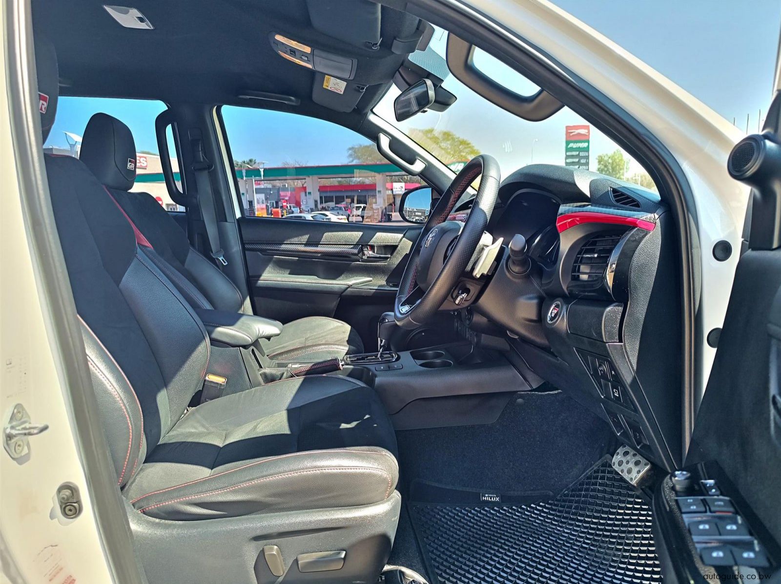 2024 Toyota Hilux GR-Sport II 2.8 GD-6 4x4 pictures