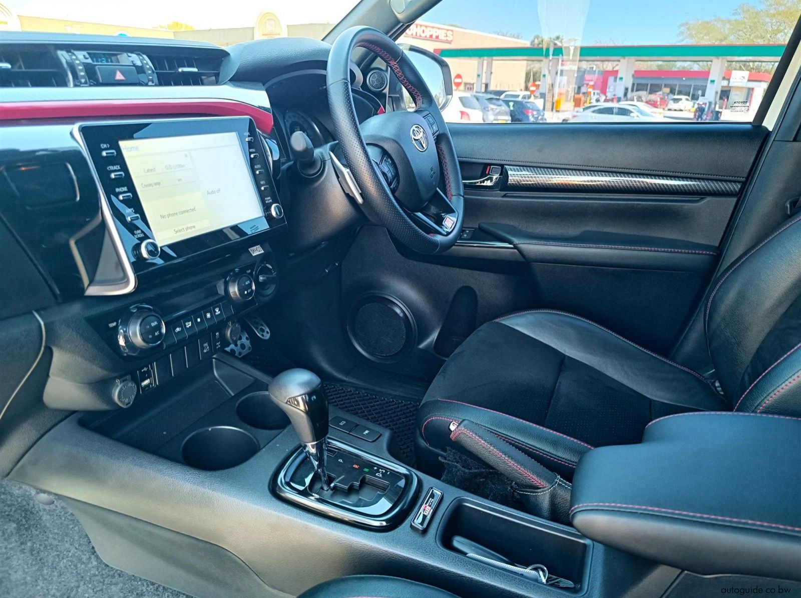 2024 Toyota Hilux GR-Sport II 2.8 GD-6 4x4 pictures