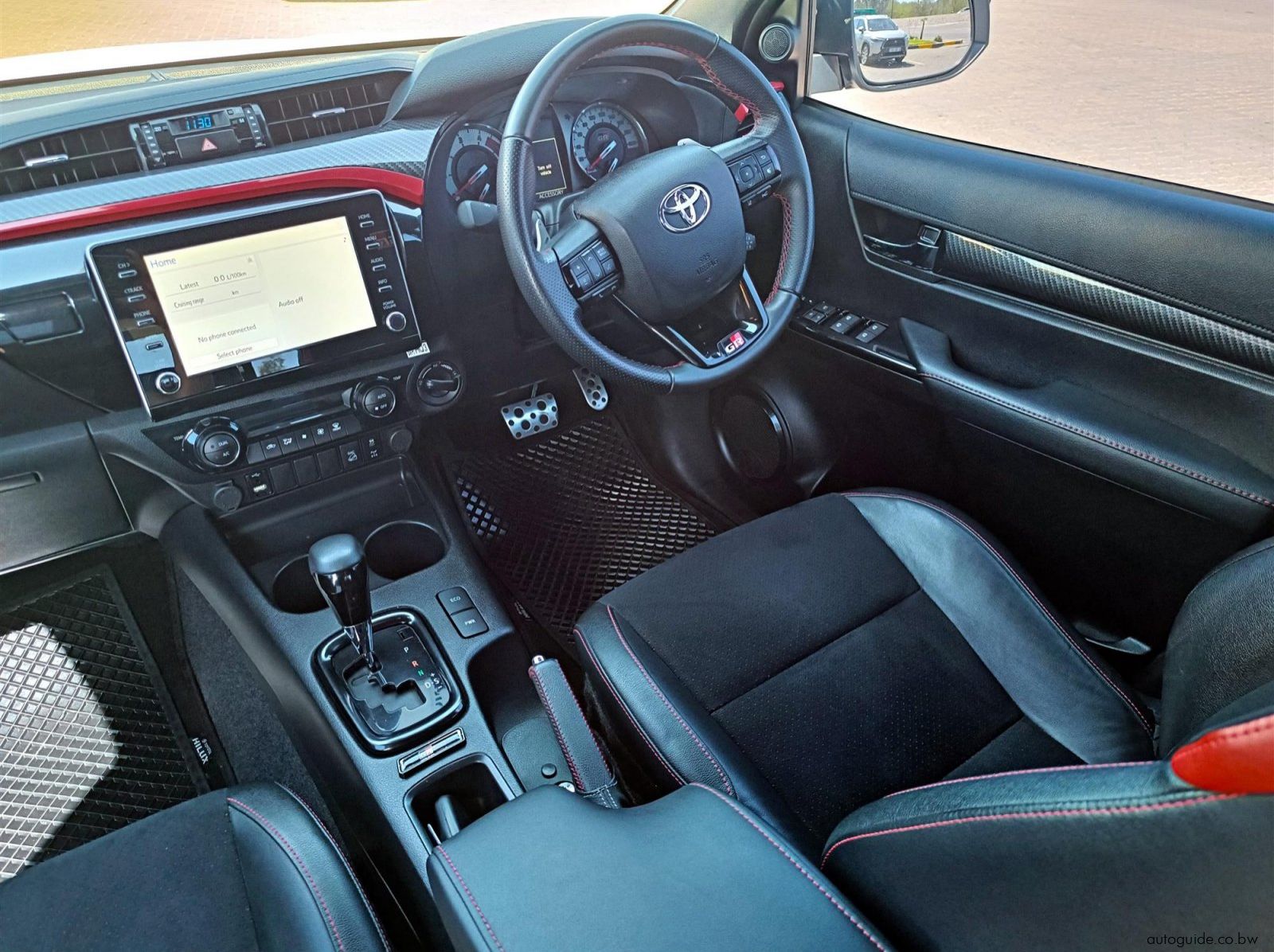 2024 Toyota Hilux GR-Sport II 2.8 GD-6 4x4 pictures
