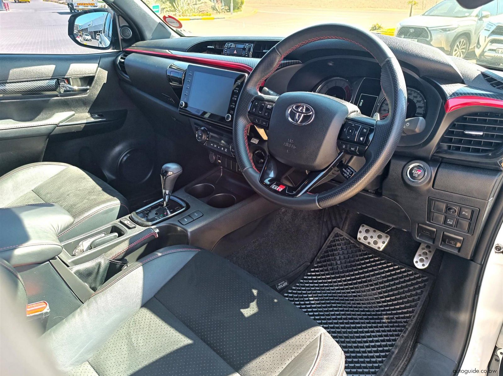 2024 Toyota Hilux GR-Sport II 2.8 GD-6 4x4 pictures