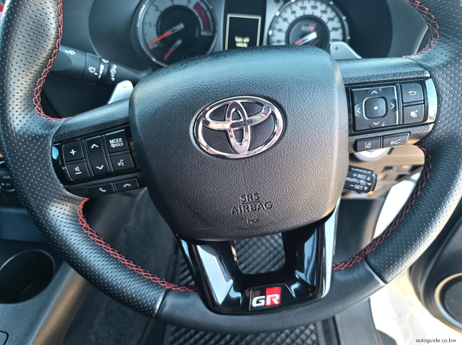 2024 Toyota Hilux GR-Sport II 2.8 GD-6 4x4 pictures