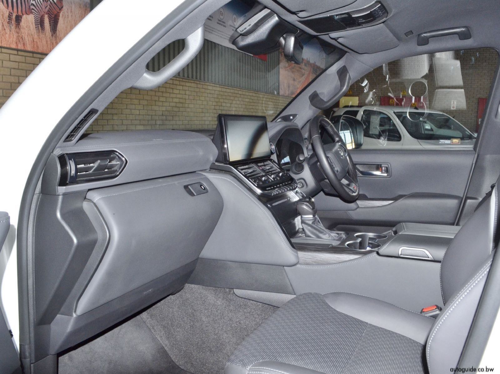 2025 Toyota Land Cruiser 300 Series GR-Sport pictures