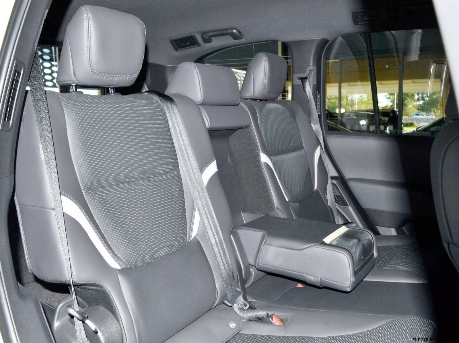 2025 Toyota Land Cruiser 300 Series GR-Sport pictures