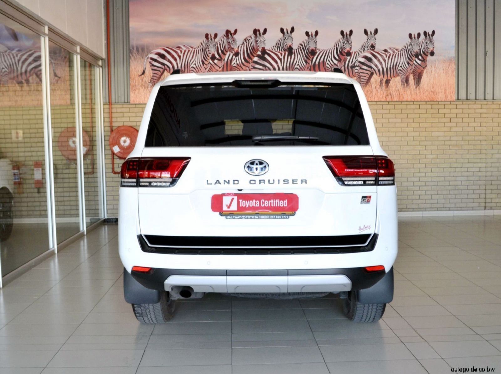 2025 Toyota Land Cruiser 300 Series GR-Sport pictures