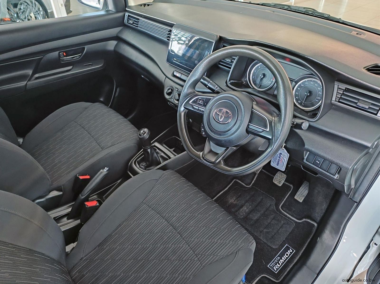 2023 Toyota Rumion 1.5 XS 7 Seater pictures