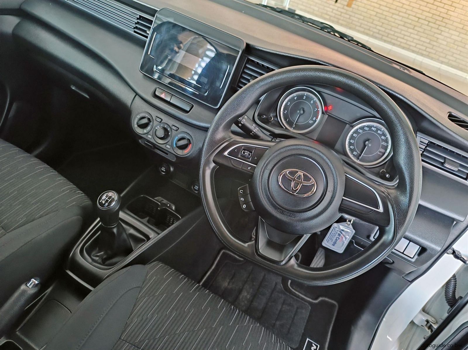 2023 Toyota Rumion 1.5 XS 7 Seater pictures