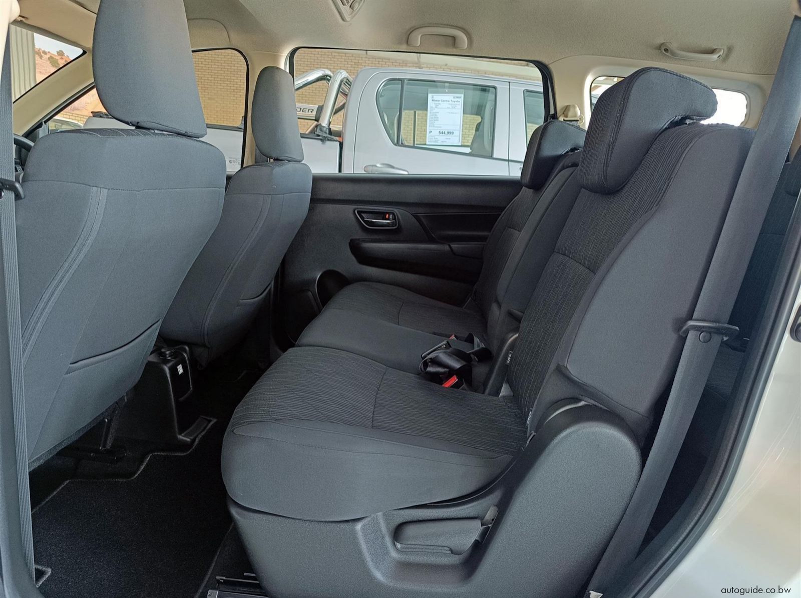 2023 Toyota Rumion 1.5 XS 7 Seater pictures