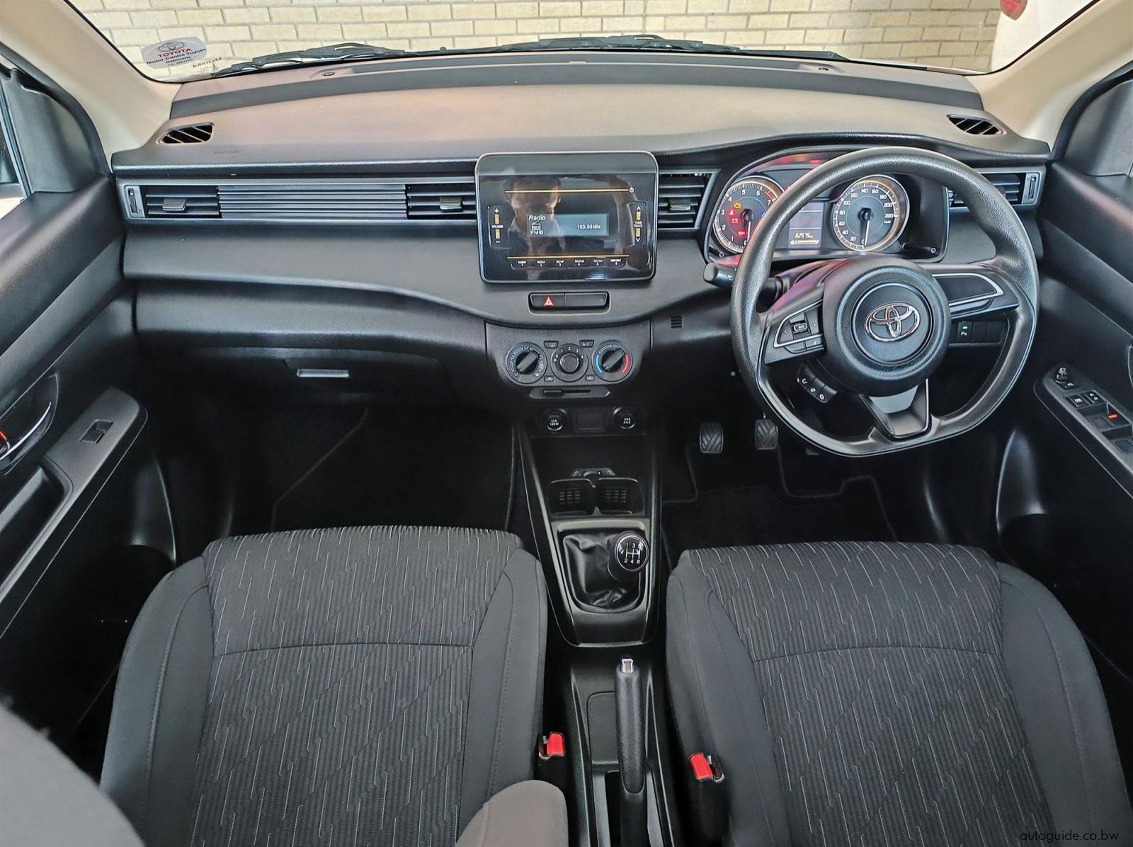 2023 Toyota Rumion 1.5 XS 7 Seater pictures