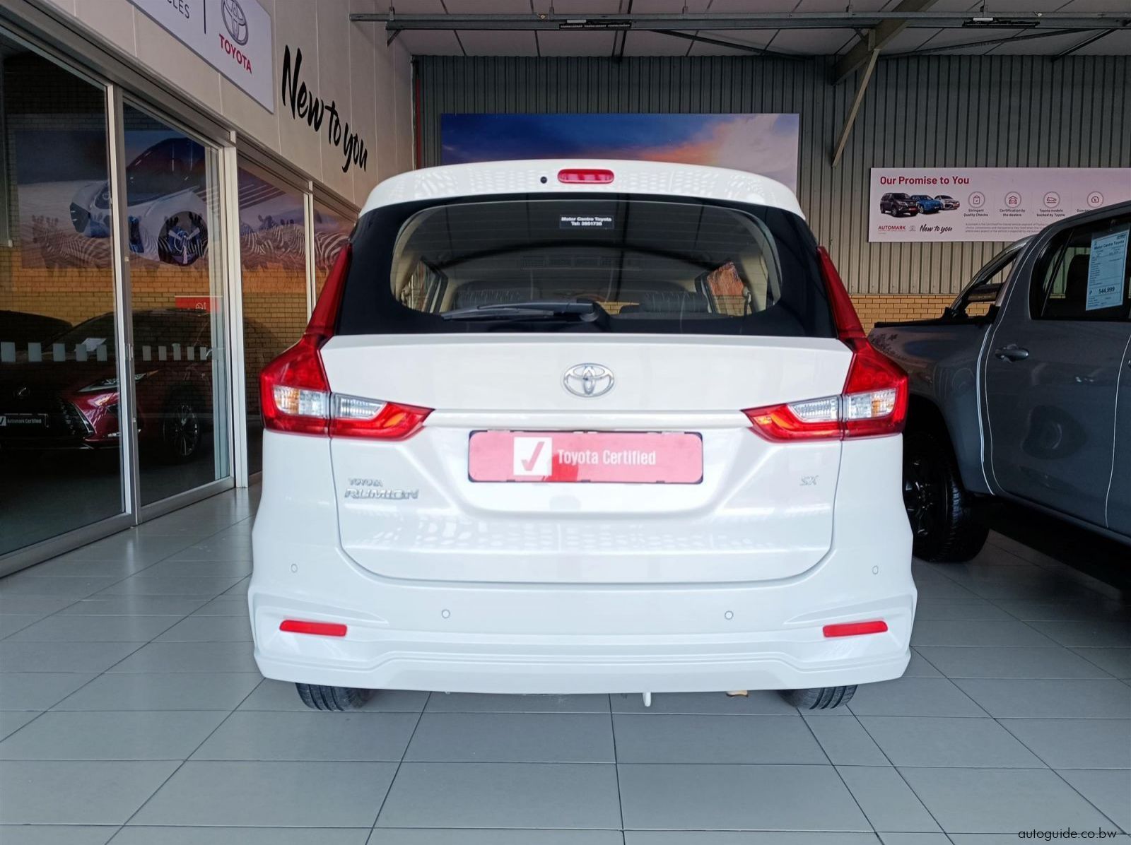 2023 Toyota Rumion 1.5 XS 7 Seater pictures
