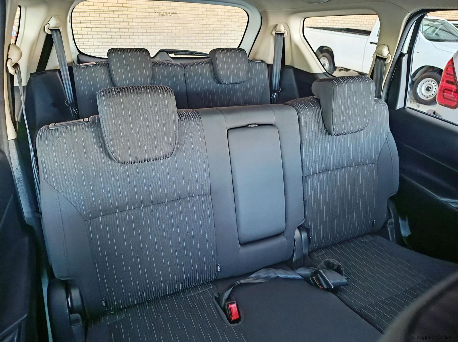2023 Toyota Rumion 1.5 XS 7 Seater pictures