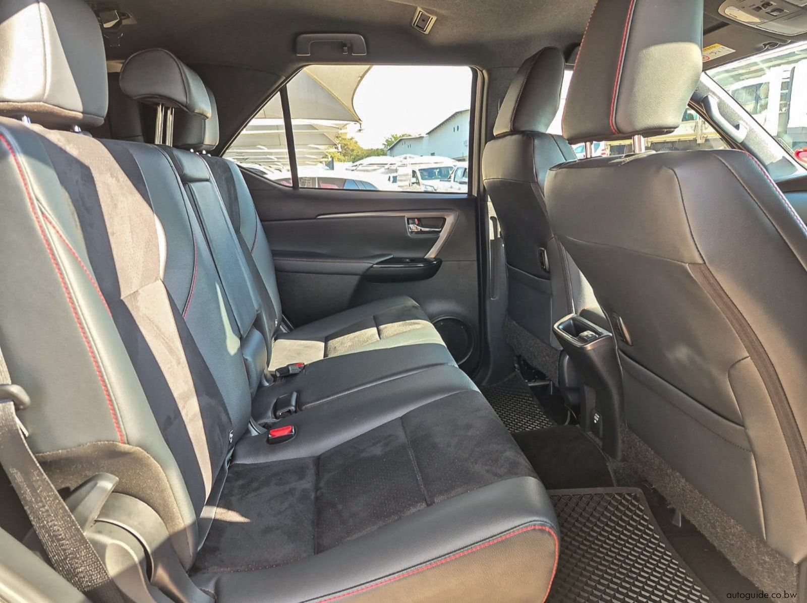 2025 Toyota Fortuner GR-S 4x4 pictures