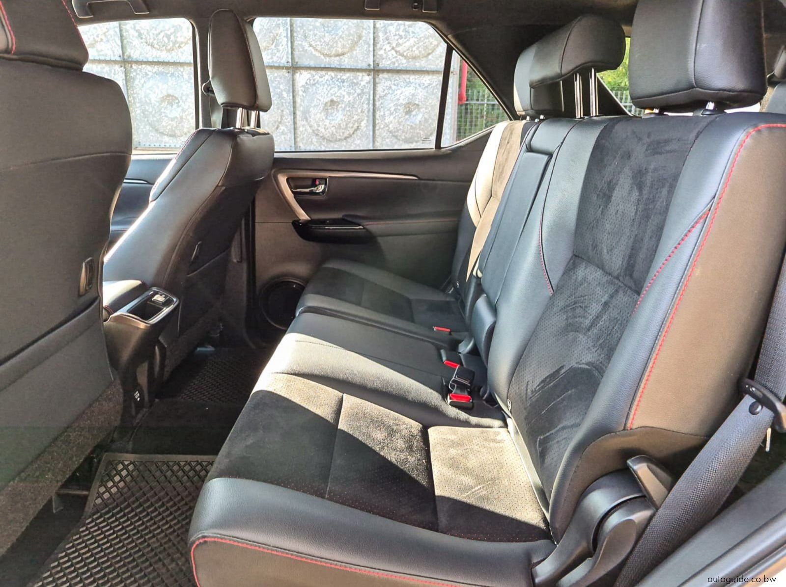 2025 Toyota Fortuner GR-S 4x4 pictures