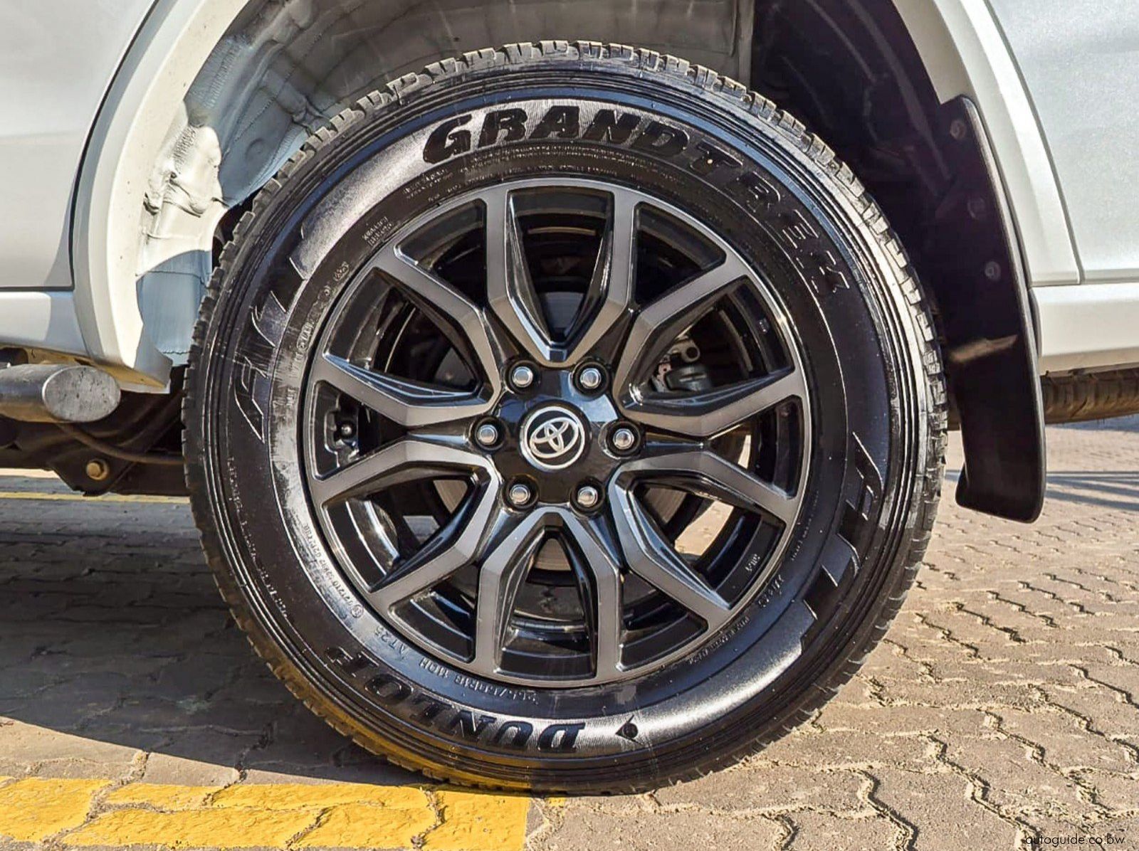 2025 Toyota Fortuner GR-S 4x4 pictures