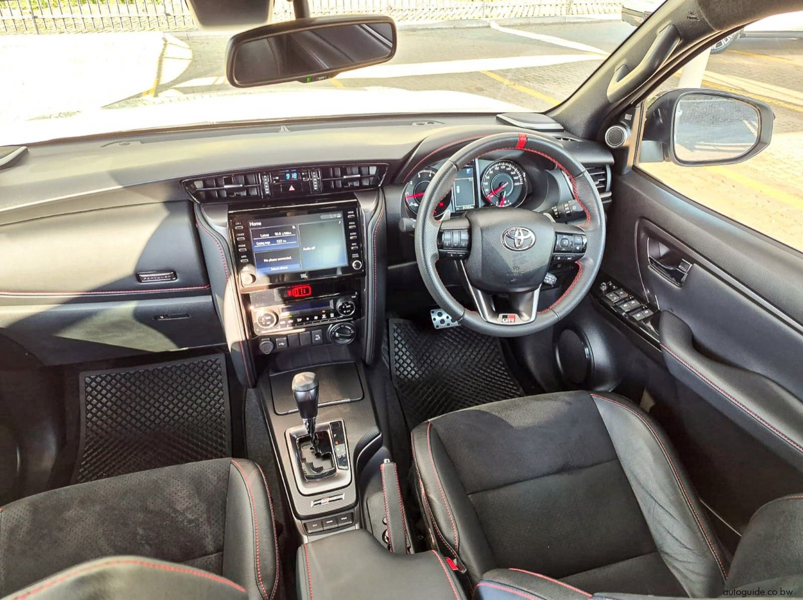 2025 Toyota Fortuner GR-S 4x4 pictures