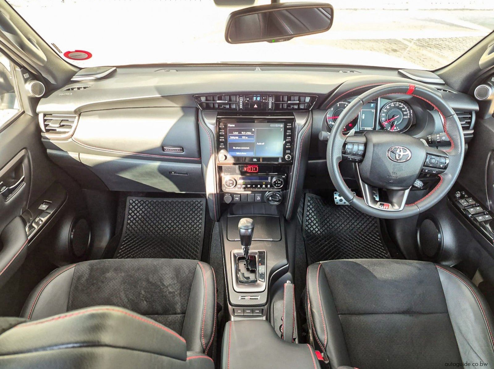 2025 Toyota Fortuner GR-S 4x4 pictures