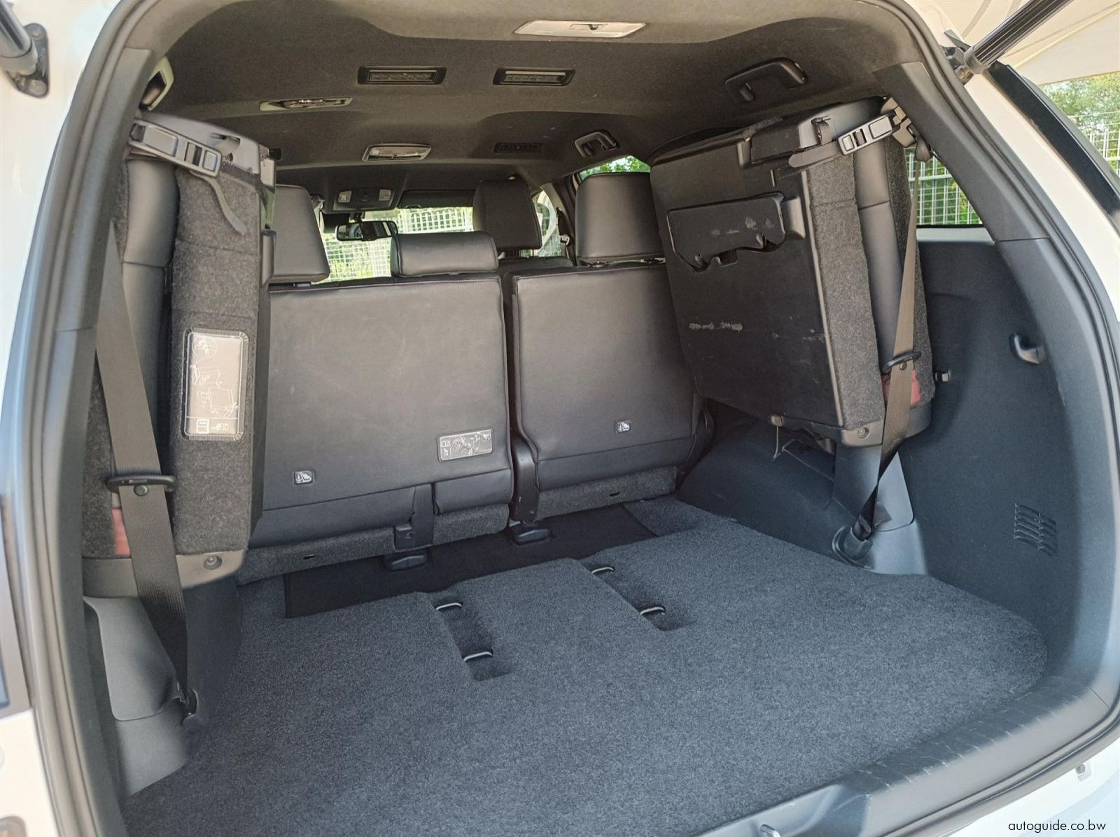2025 Toyota Fortuner 2.8 GD6 VX 4x4 AT pictures
