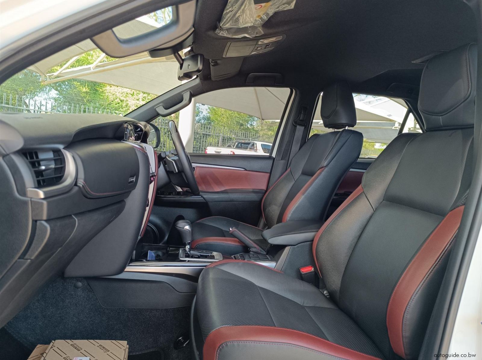 2025 Toyota Fortuner 2.8 GD6 VX 4x4 AT pictures