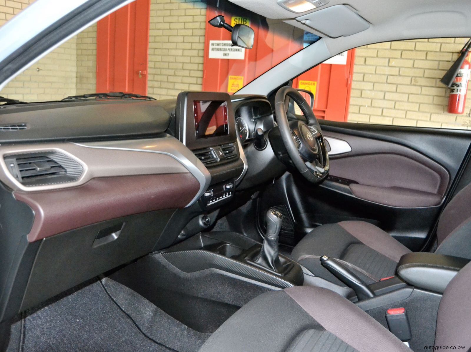 2025 Toyota Starlet Cross XS pictures