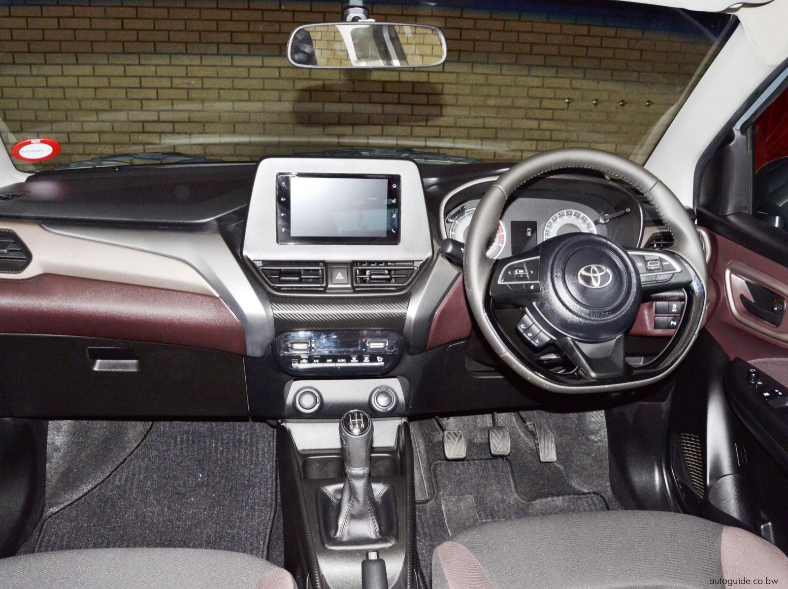 2025 Toyota Starlet Cross XS pictures