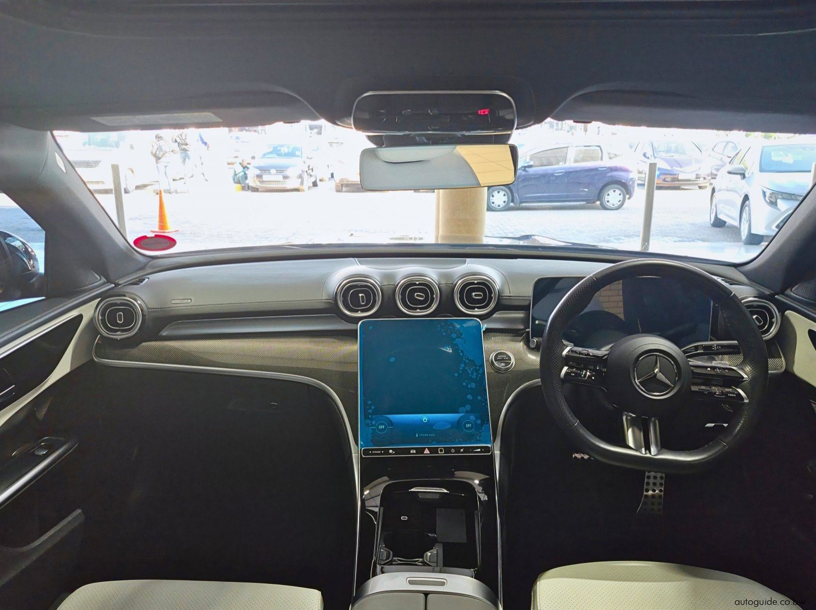 2023 Mercedes-Benz C200 AMG pictures