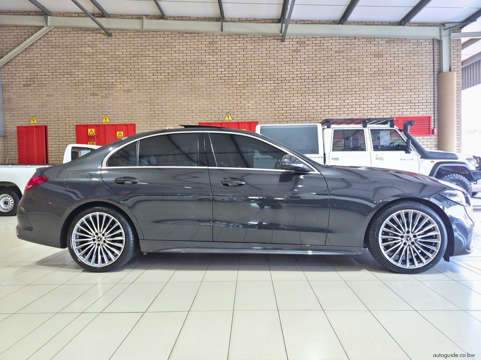 2023 Mercedes-Benz C200 AMG pictures