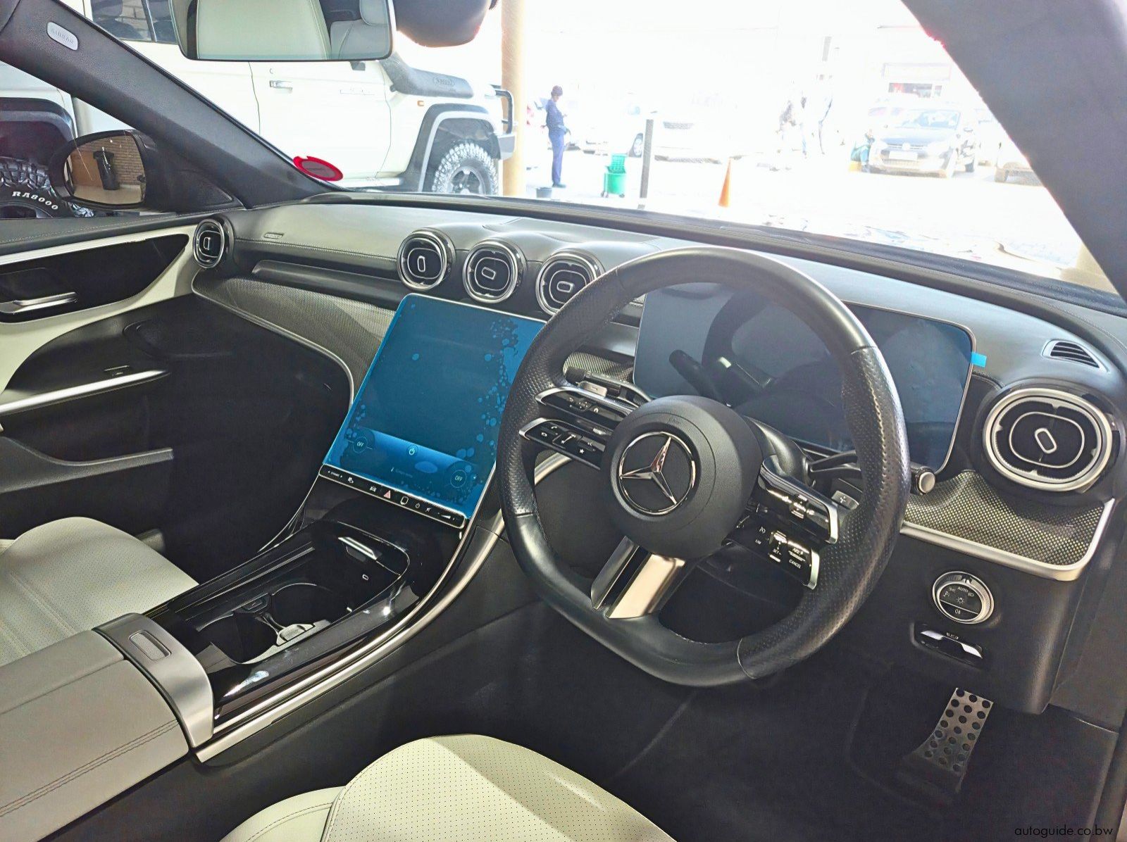 2023 Mercedes-Benz C200 AMG pictures