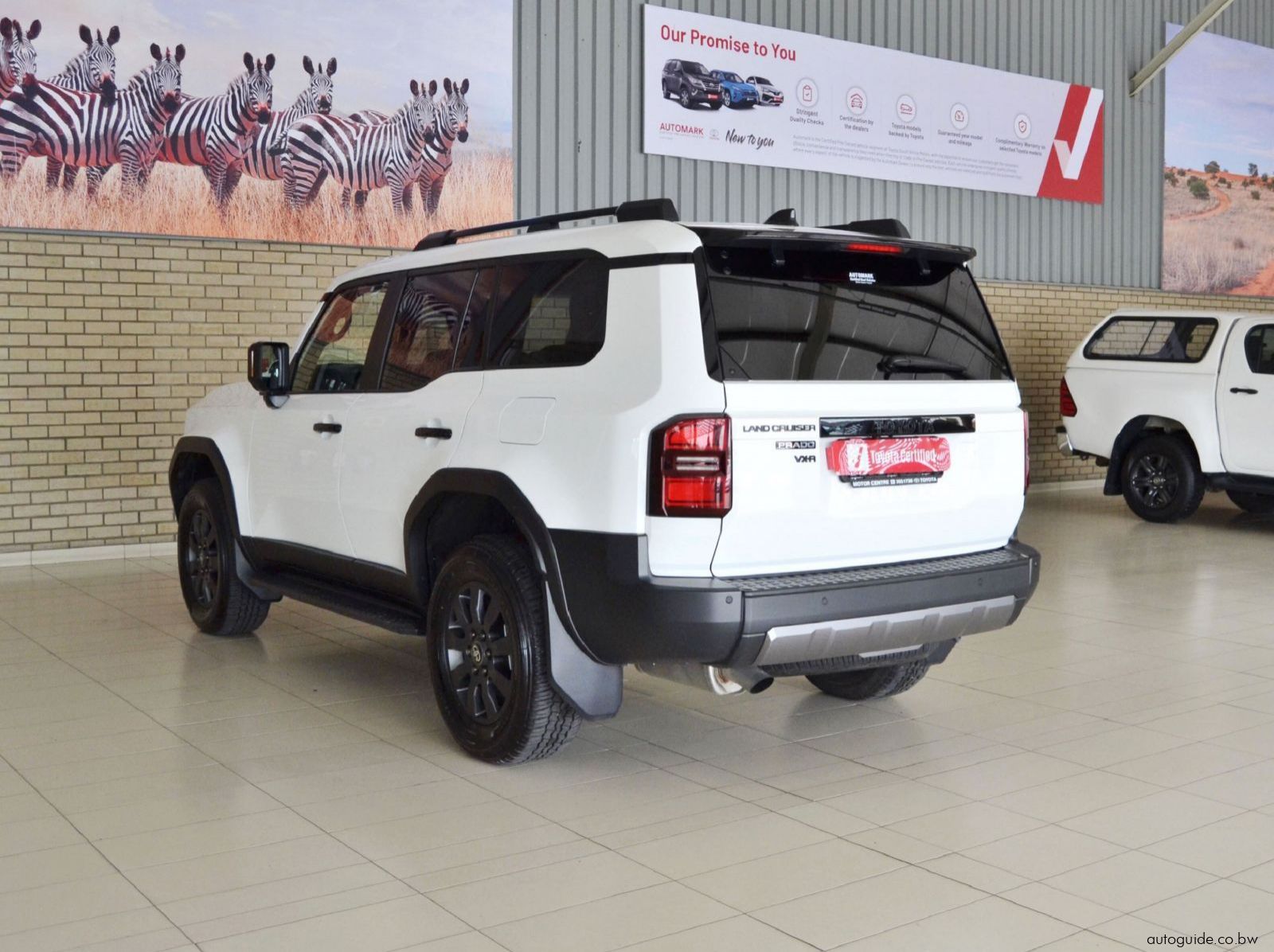 2025 Toyota Prado 2.8GD VX-R pictures