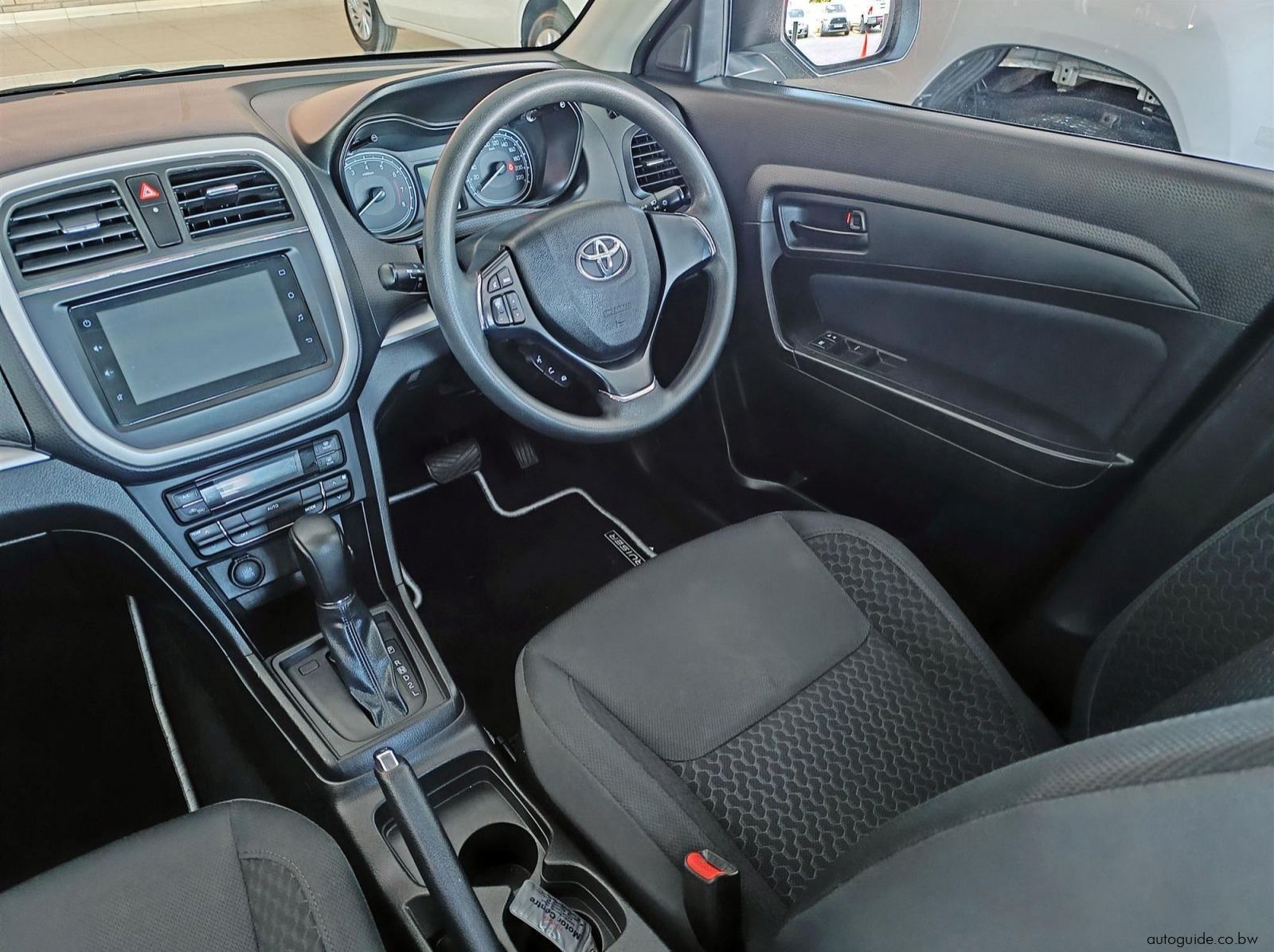 2022 Toyota Urban Cruiser (Old Shape) pictures