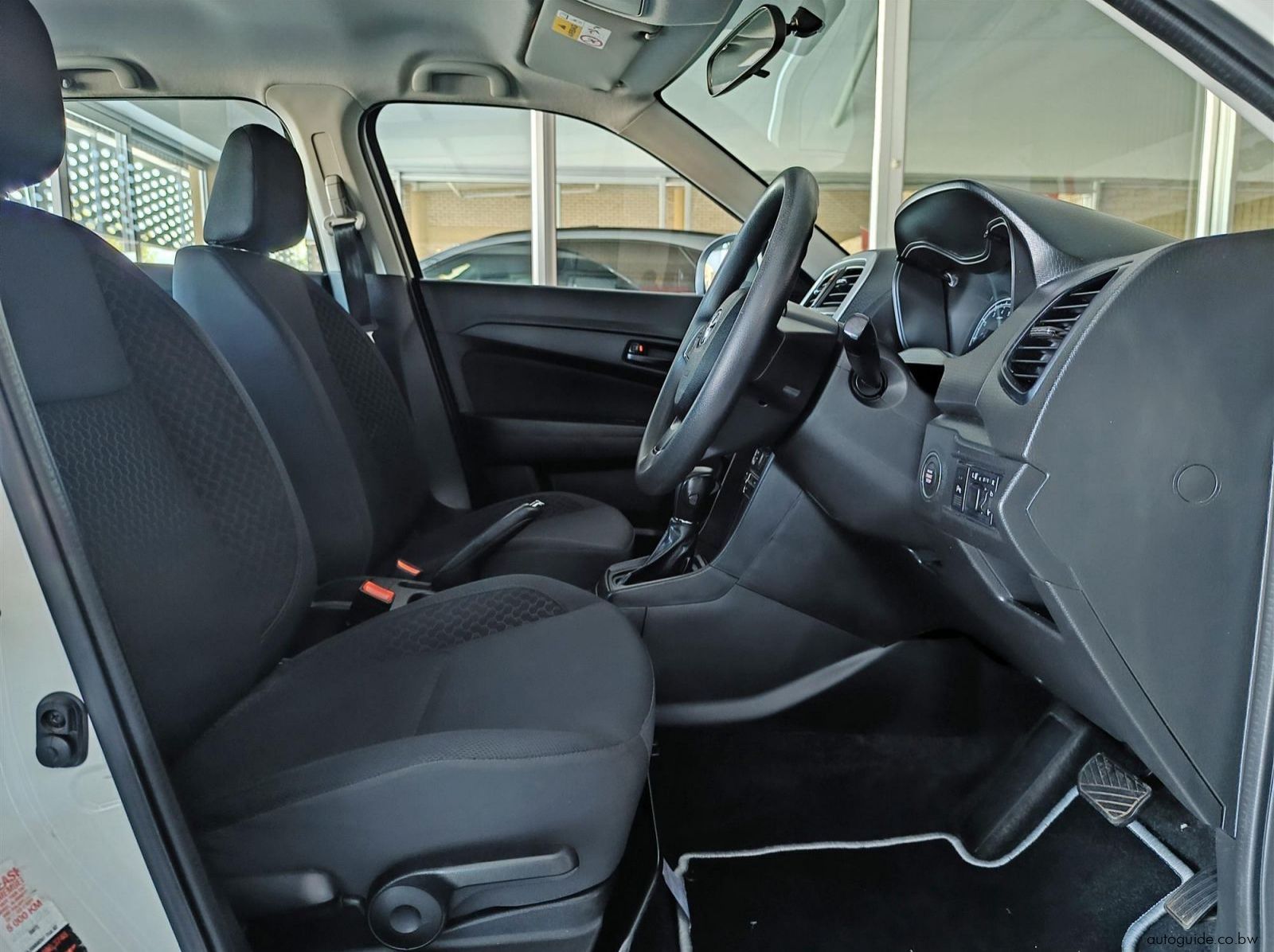 2022 Toyota Urban Cruiser (Old Shape) pictures