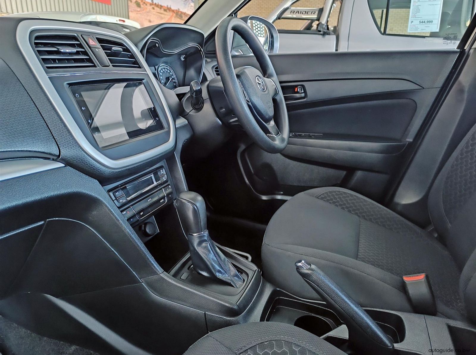 2022 Toyota Urban Cruiser (Old Shape) pictures