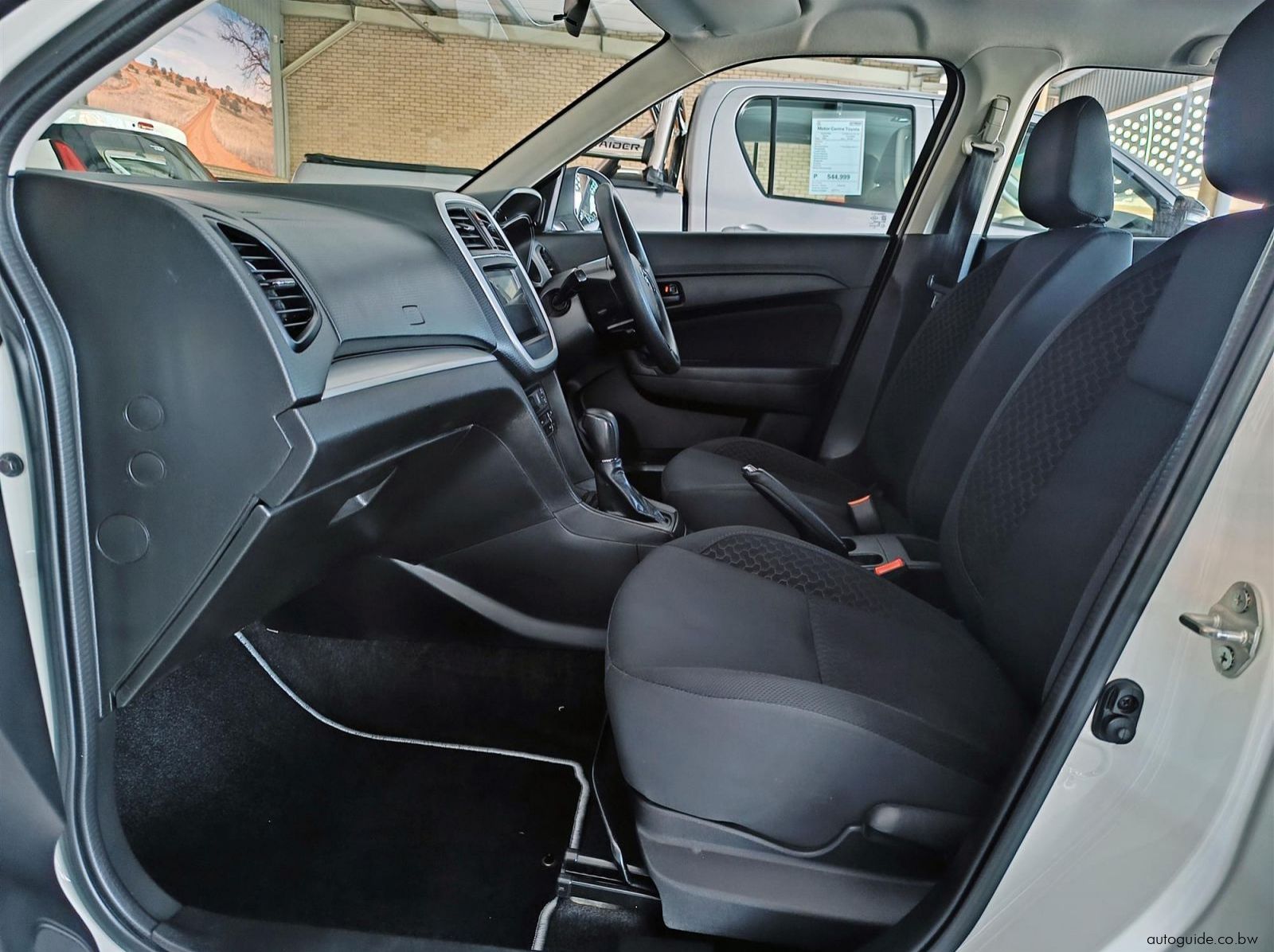 2022 Toyota Urban Cruiser (Old Shape) pictures