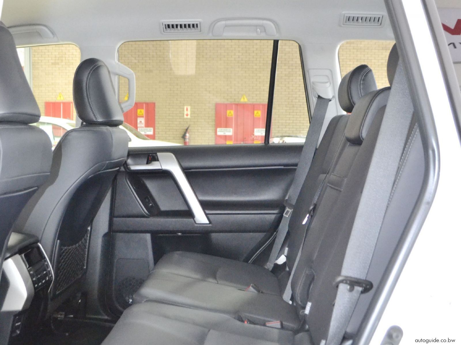 2020 Toyota Prado VX V6 pictures