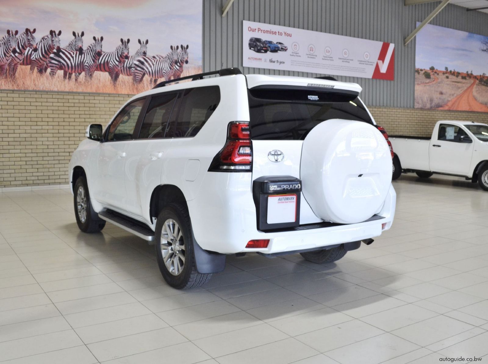 2020 Toyota Prado VX V6 pictures