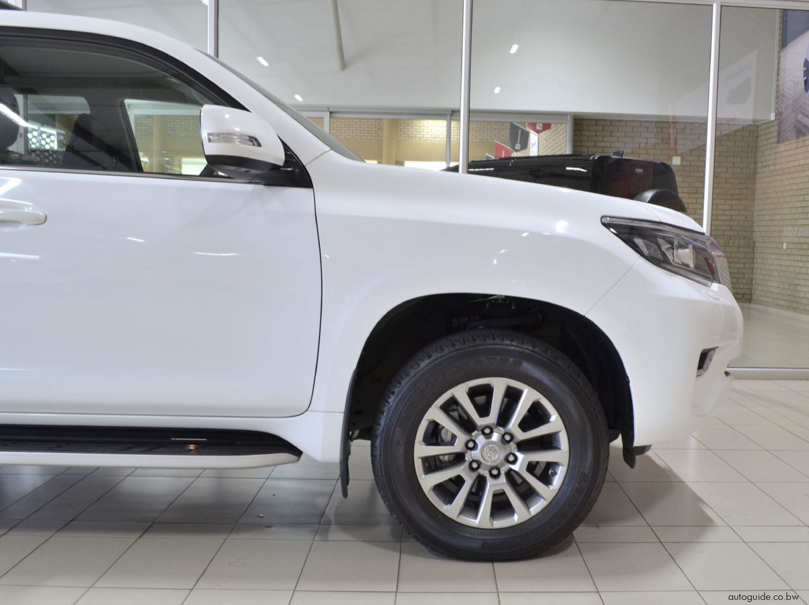 2020 Toyota Prado VX V6 pictures