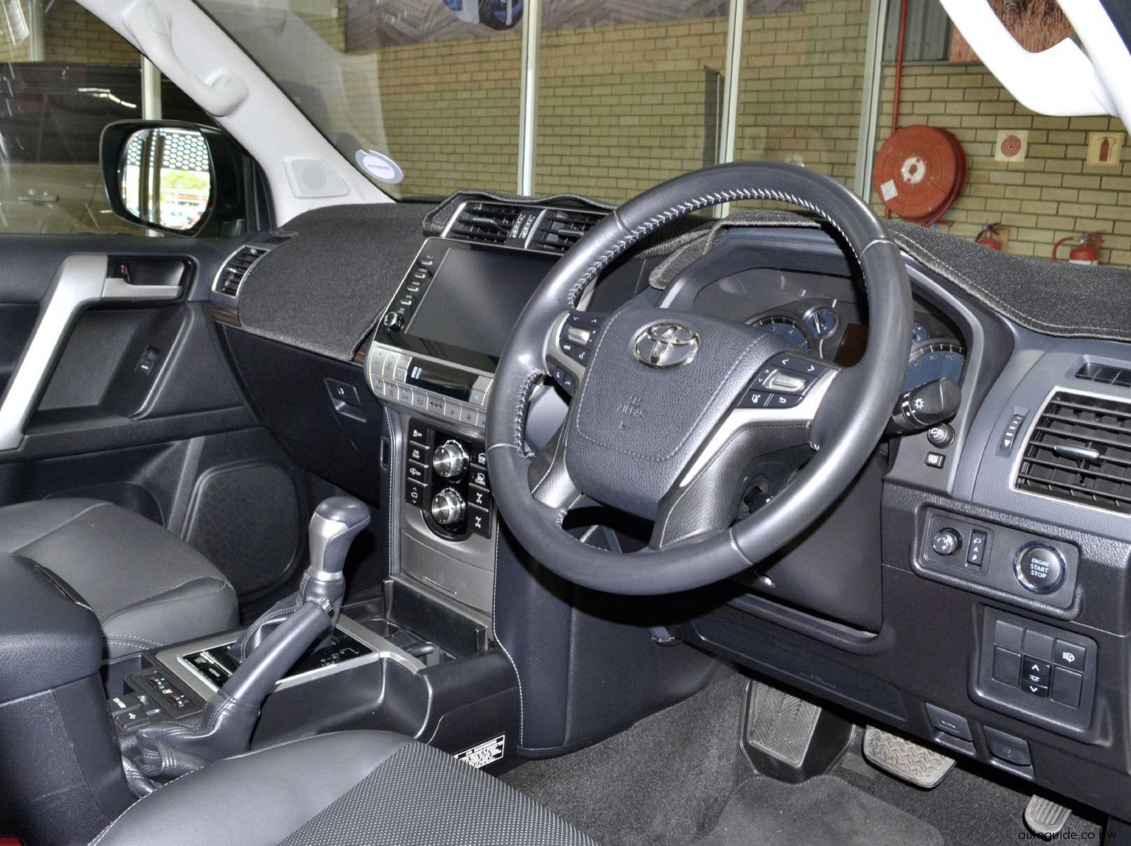 2020 Toyota Prado VX V6 pictures