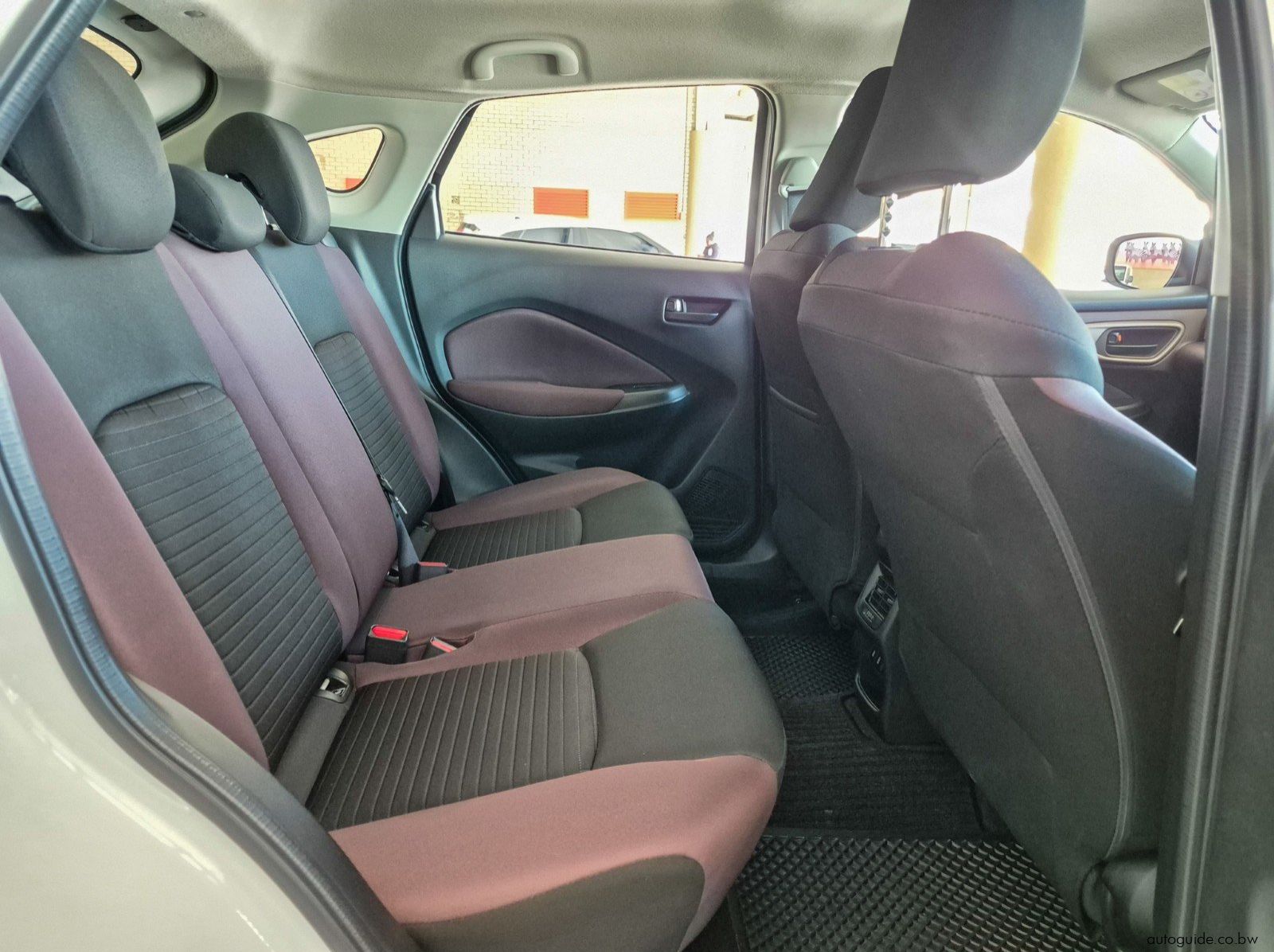 2025 Toyota Starlet Cross XS pictures