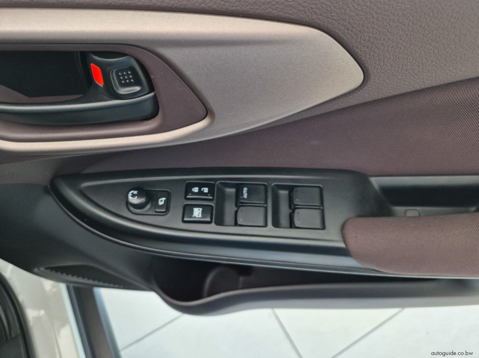 2025 Toyota Starlet Cross XS pictures