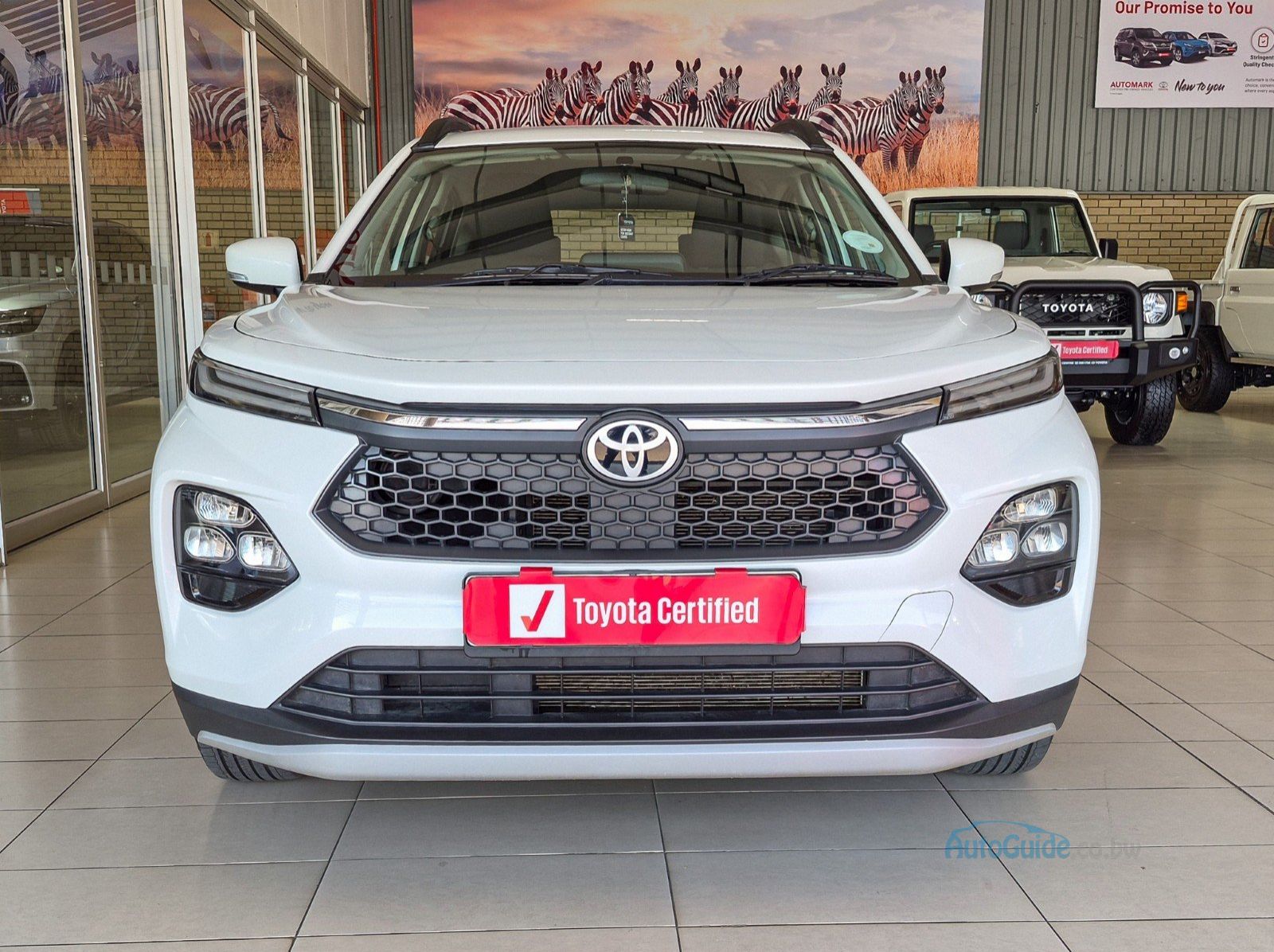 2025 Toyota Starlet Cross XS pictures