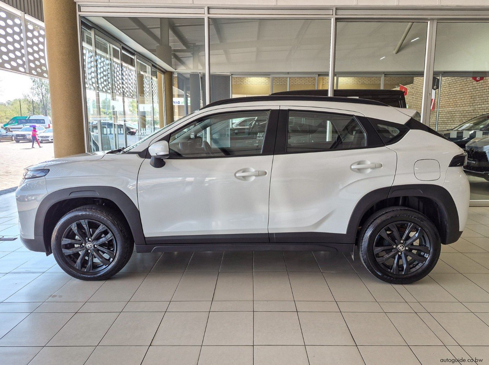 2025 Toyota Starlet Cross XS pictures
