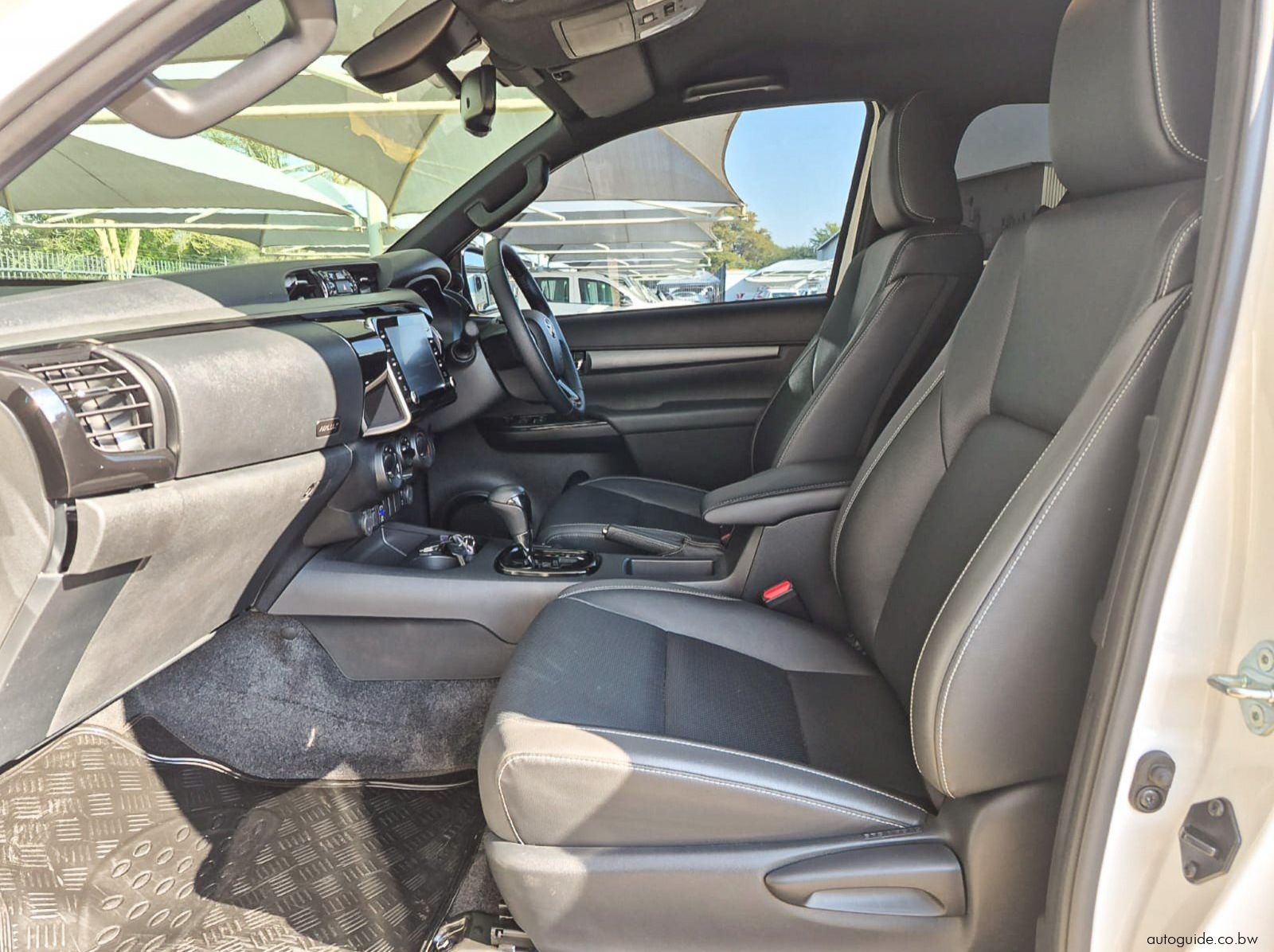 2024 Toyota Hilux Xtra Cab pictures