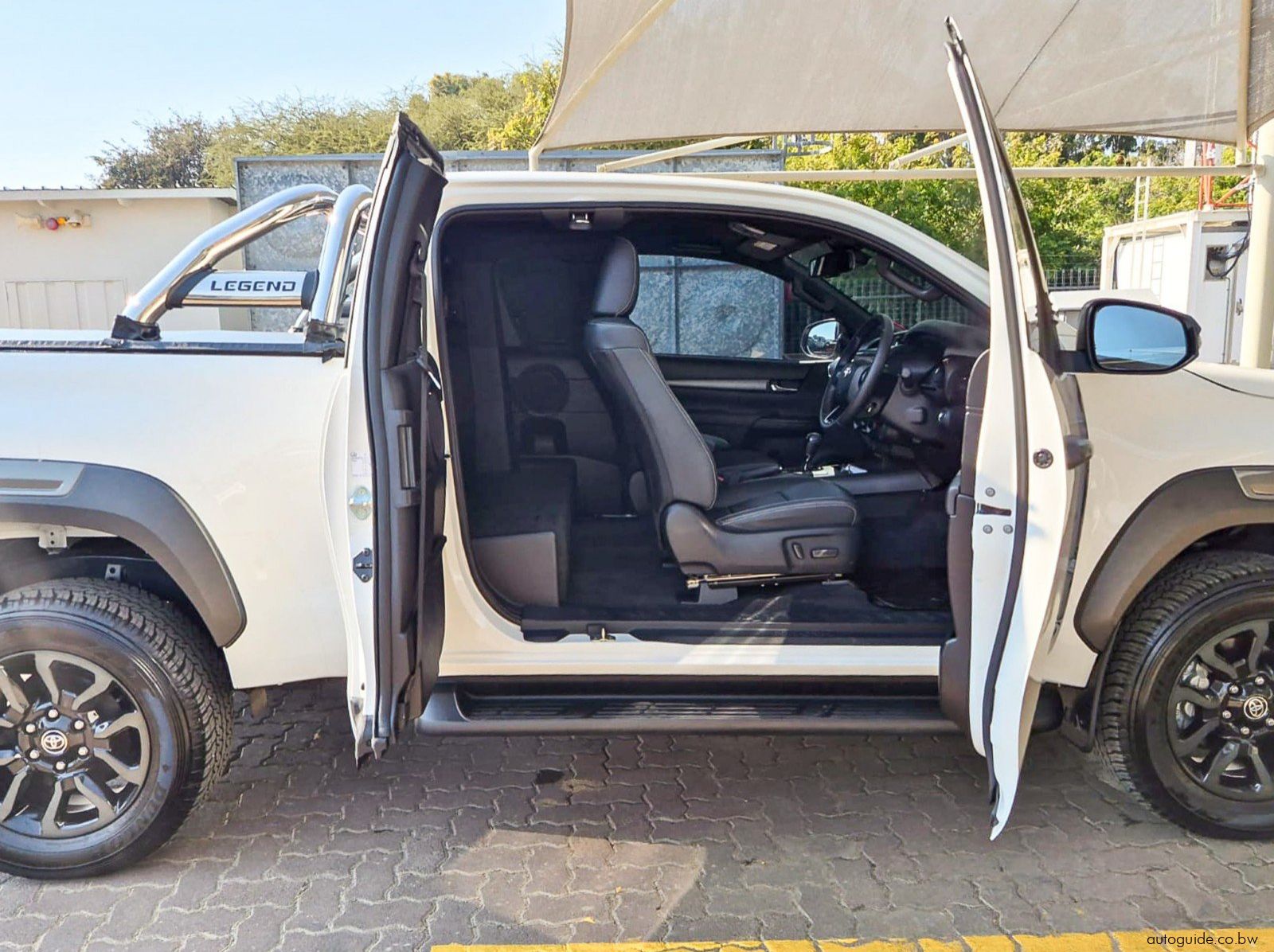 2024 Toyota Hilux Xtra Cab pictures