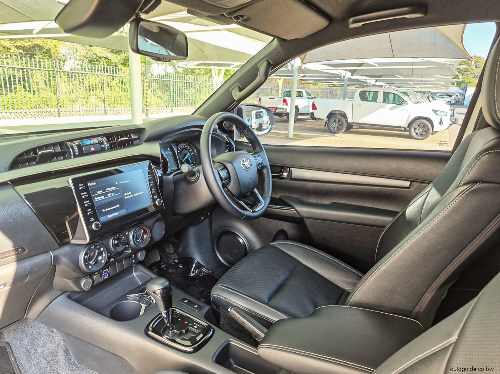 2024 Toyota Hilux Xtra Cab pictures