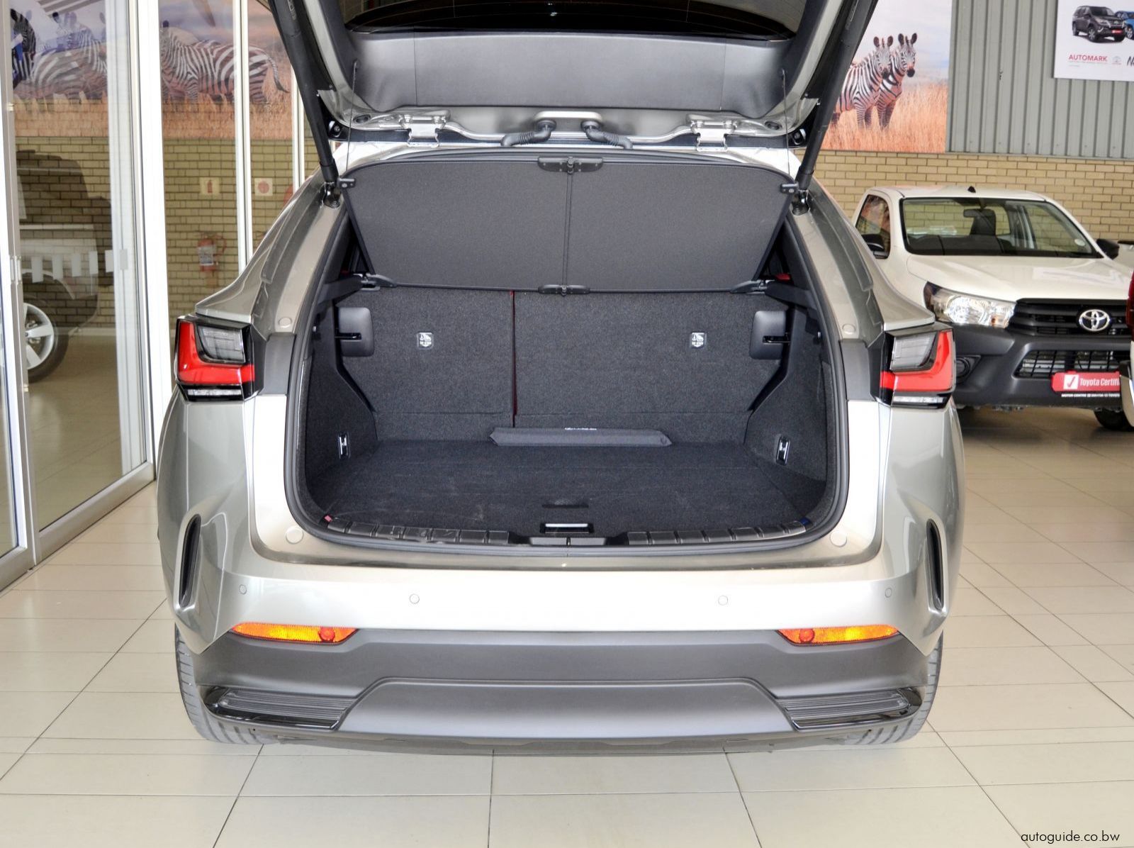 2024 Lexus NX250 EX pictures