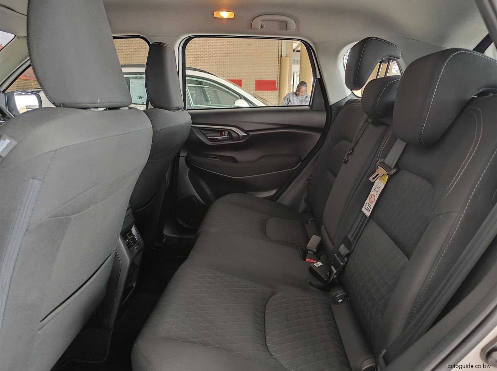 2024 Toyota Urban Cruiser 1.5 XR pictures