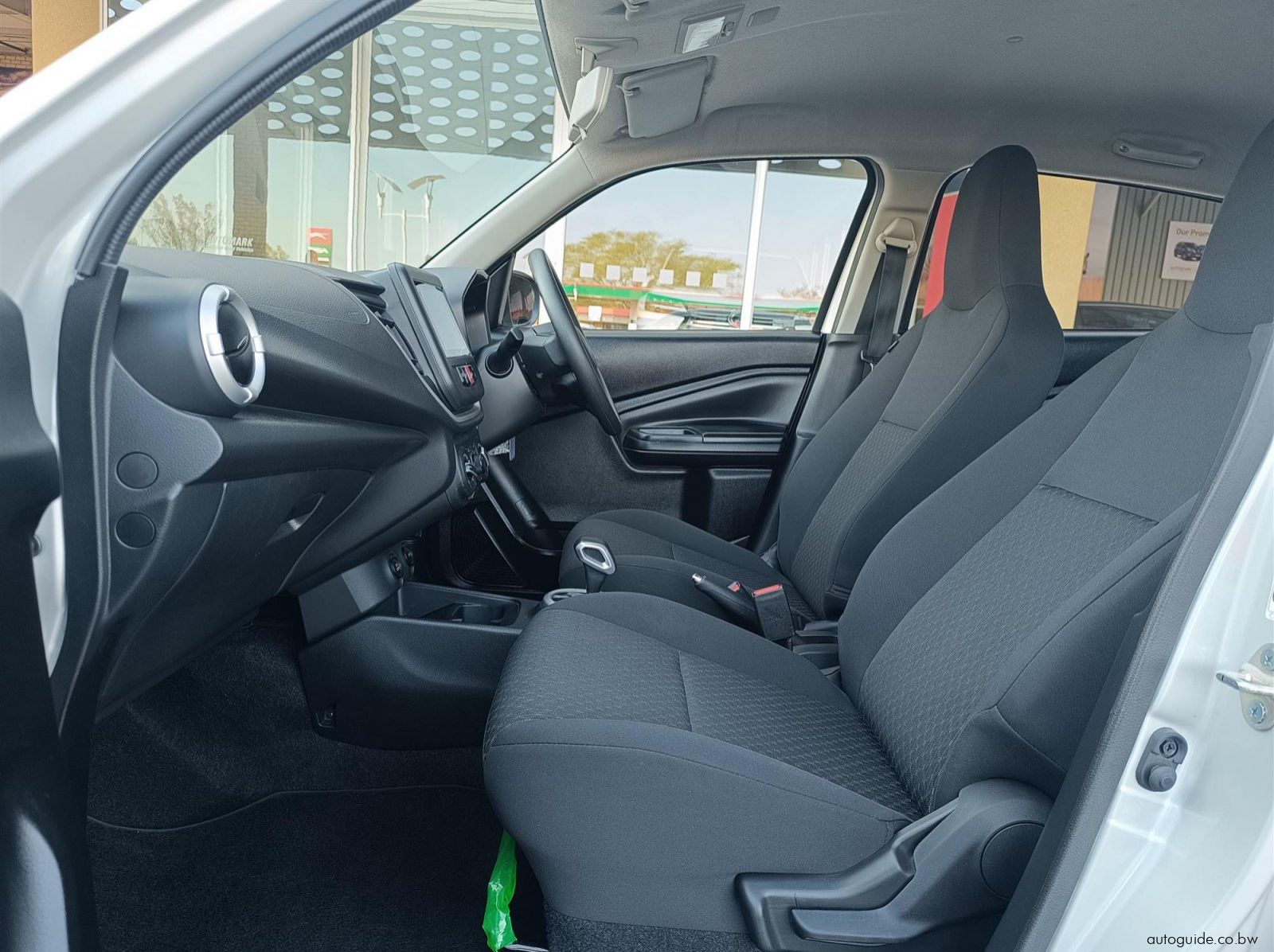 2026 Toyota Vitz 1.0L XR A/T pictures