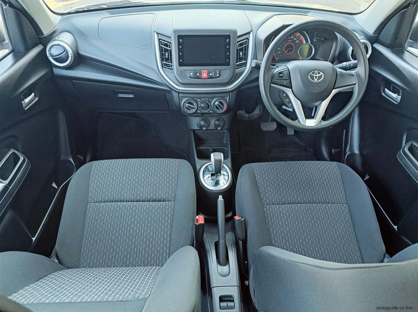 2026 Toyota Vitz 1.0L XR A/T pictures