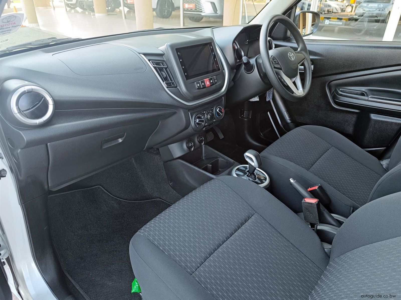 2026 Toyota Vitz 1.0L XR A/T pictures