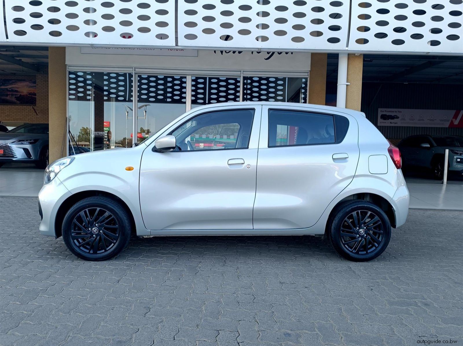 2026 Toyota Vitz 1.0L XR A/T pictures