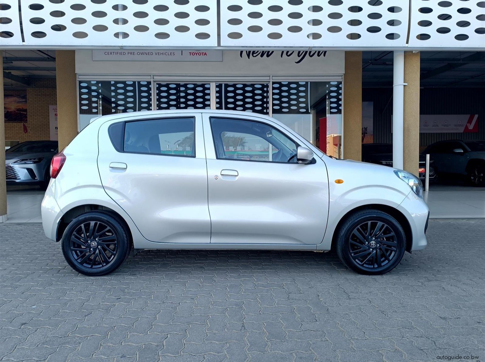 2026 Toyota Vitz 1.0L XR A/T pictures