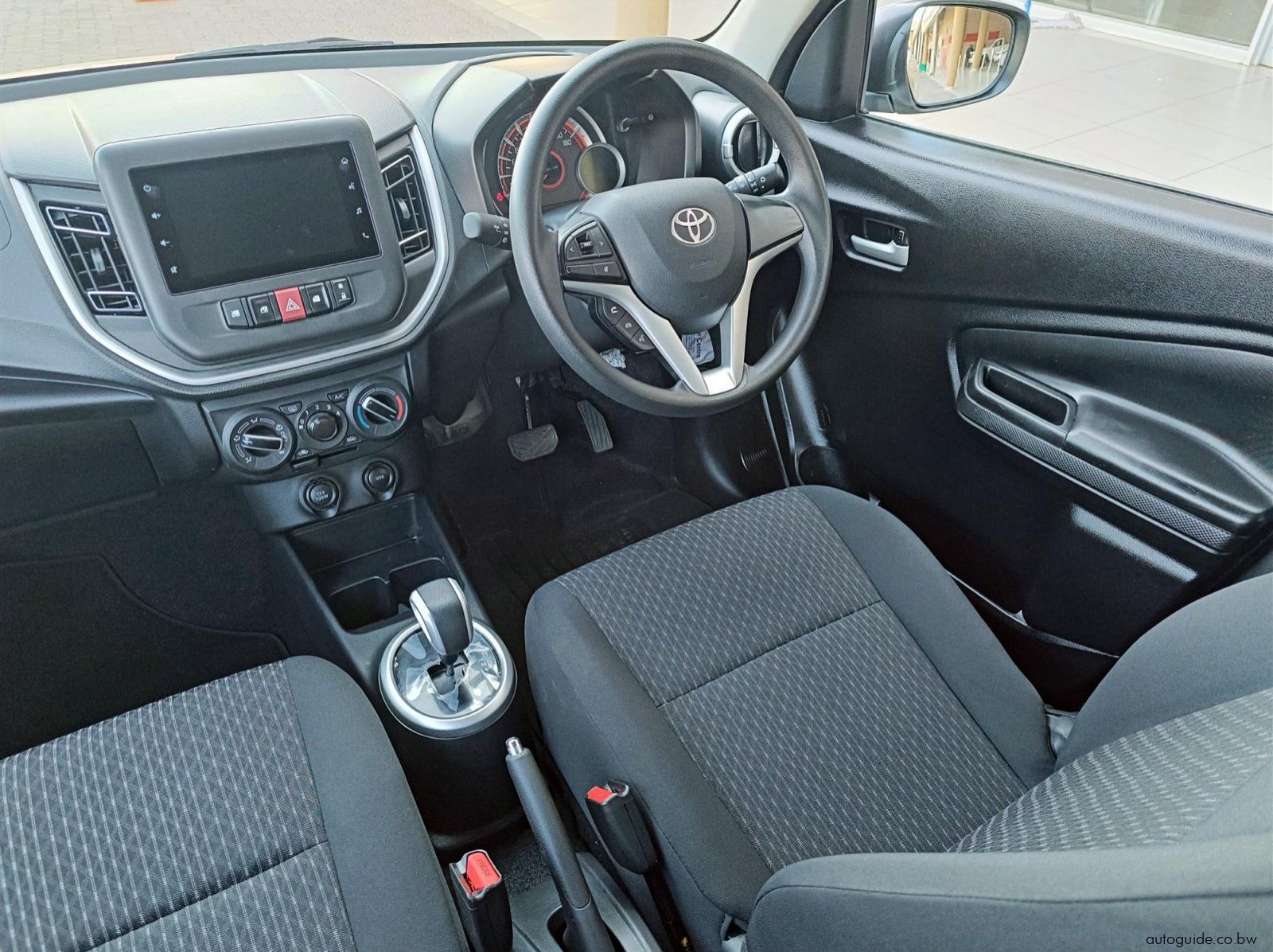 2026 Toyota Vitz 1.0L XR A/T pictures